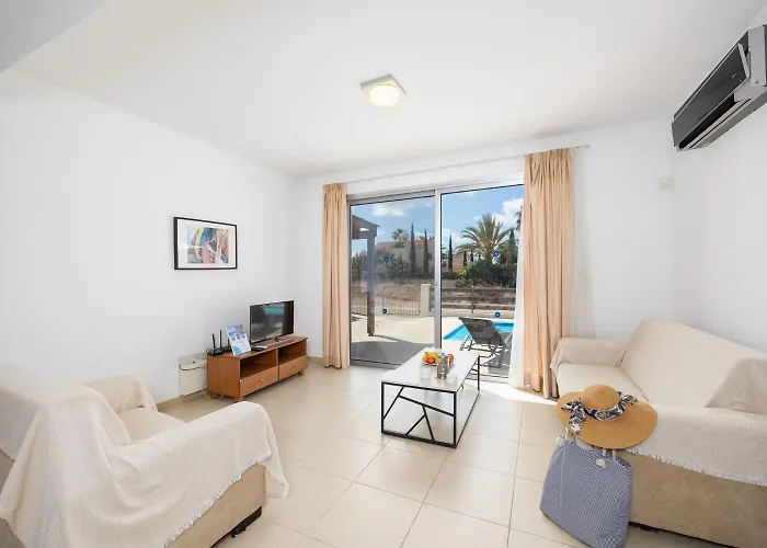 Coral Bay 4 Villa Peyia