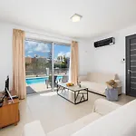 Coral Bay 4