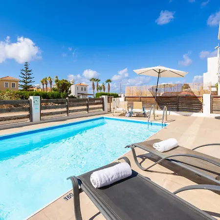 Coral Bay 4 Villa
